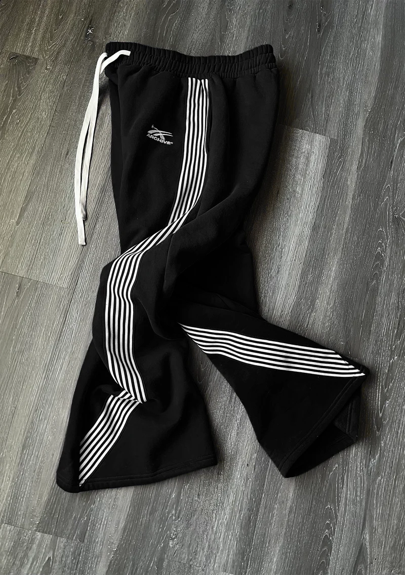AZELIA© "BLACK" SWEATPANTS