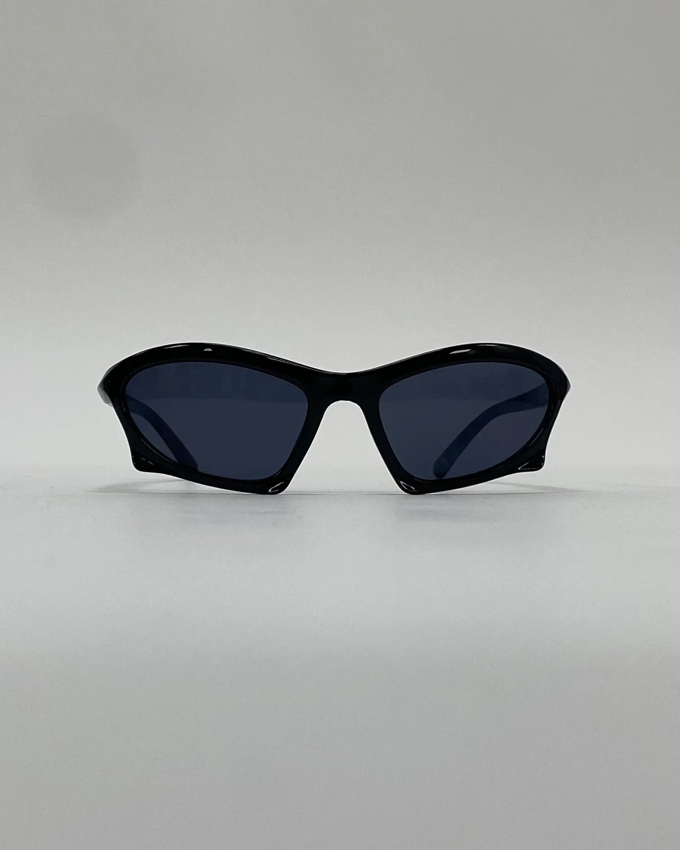BLACK RETRO SPORT GLASSES